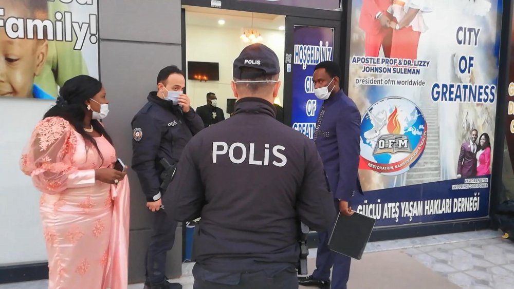 Esenyurt'ta polisin "parti var" ihbarına gittiği yer Nijeryalıların derneği çıktı