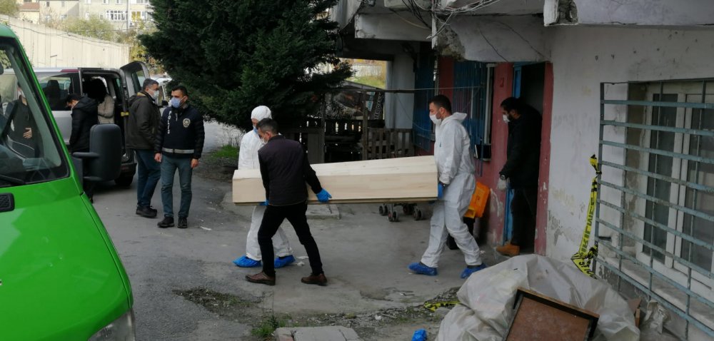 Gece öldürülen genç sokağa çıkma yasağı bitince bulundu