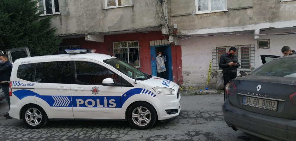 Gece öldürülen genç sokağa çıkma yasağı bitince bulundu