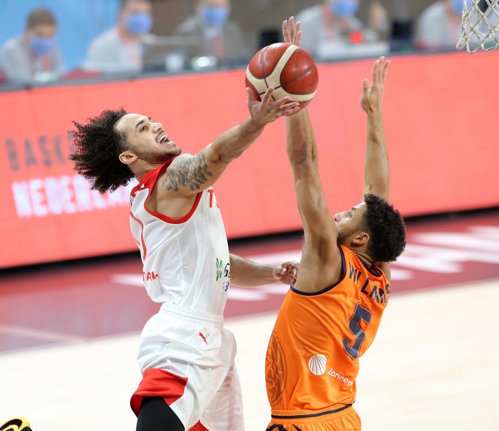 Hollanda - Türkiye: 71-73