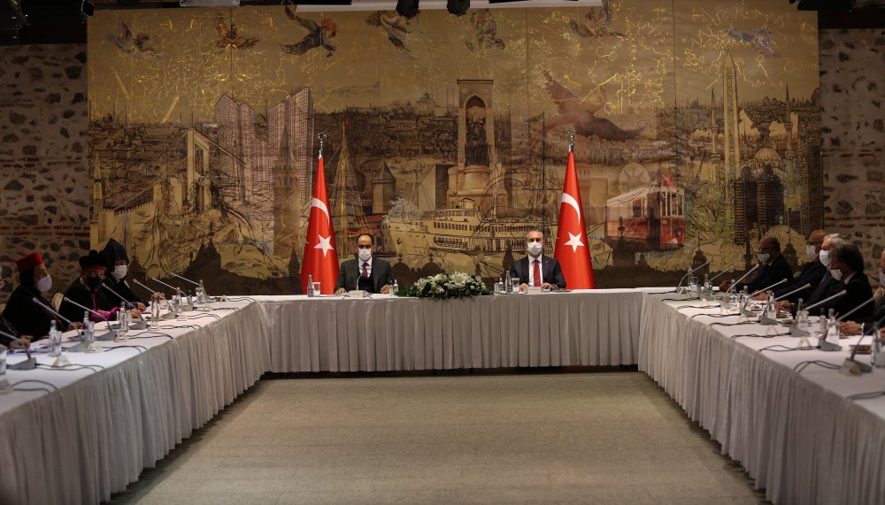 İbrahim Kalın ve Bakan Gül dini azınlık temsilcileriyle bir araya geldi