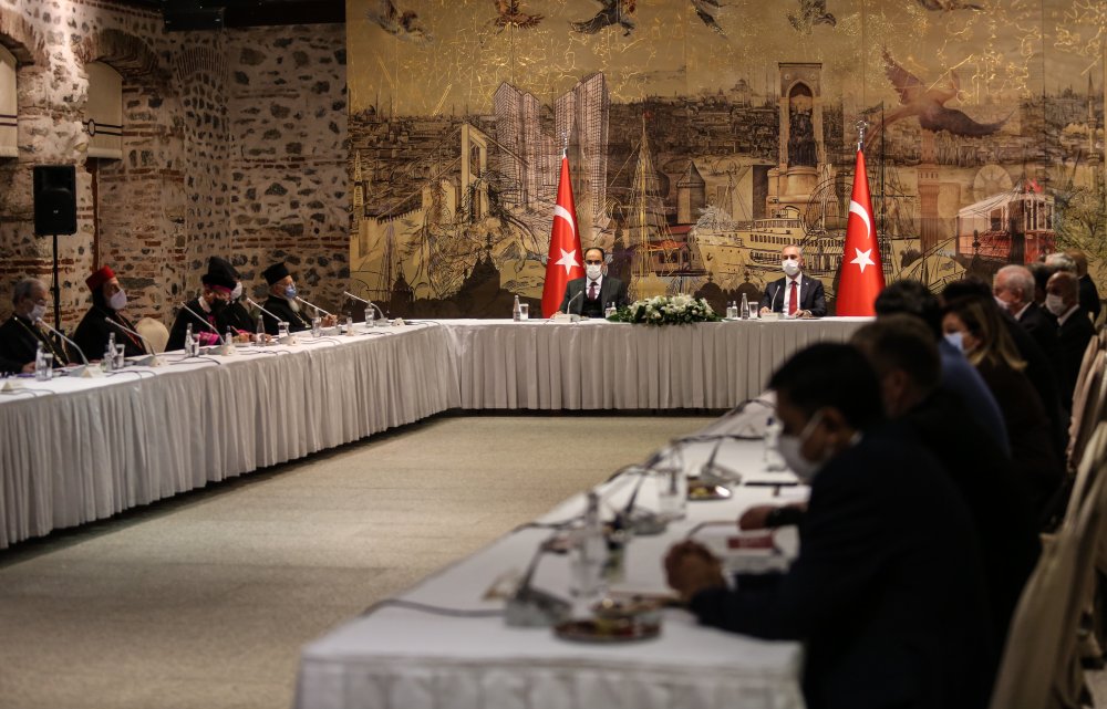 İbrahim Kalın ve Bakan Gül dini azınlık temsilcileriyle bir araya geldi