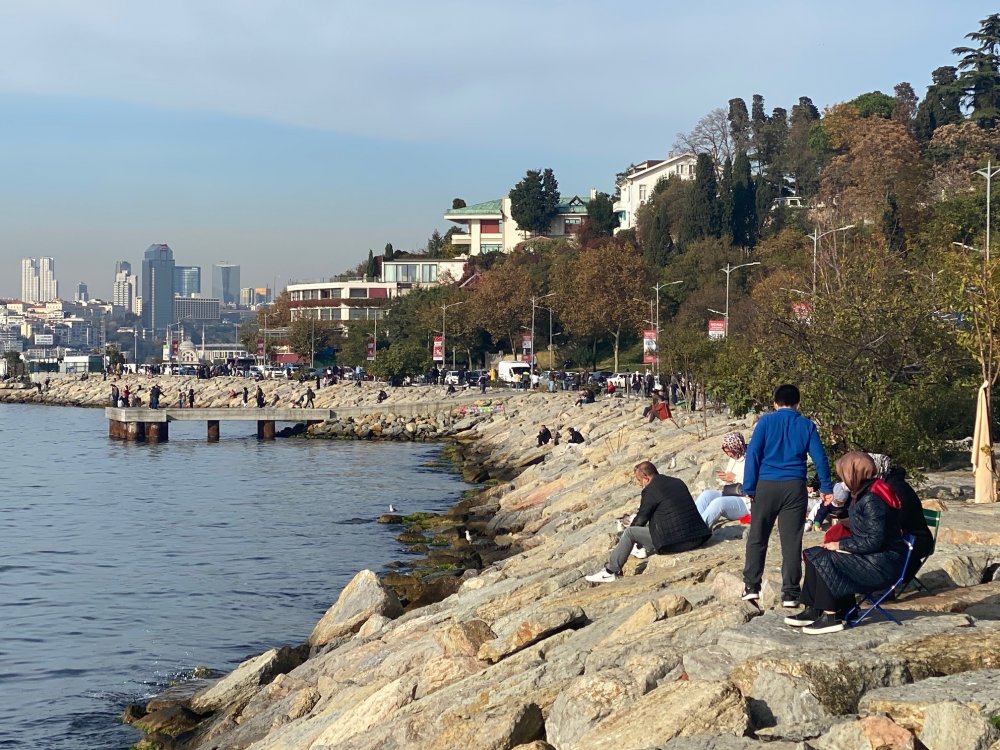 İstanbul'da kısıtlama bitti, sahillerde yoğunluk oluştu