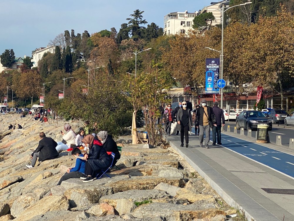 İstanbul'da kısıtlama bitti, sahillerde yoğunluk oluştu