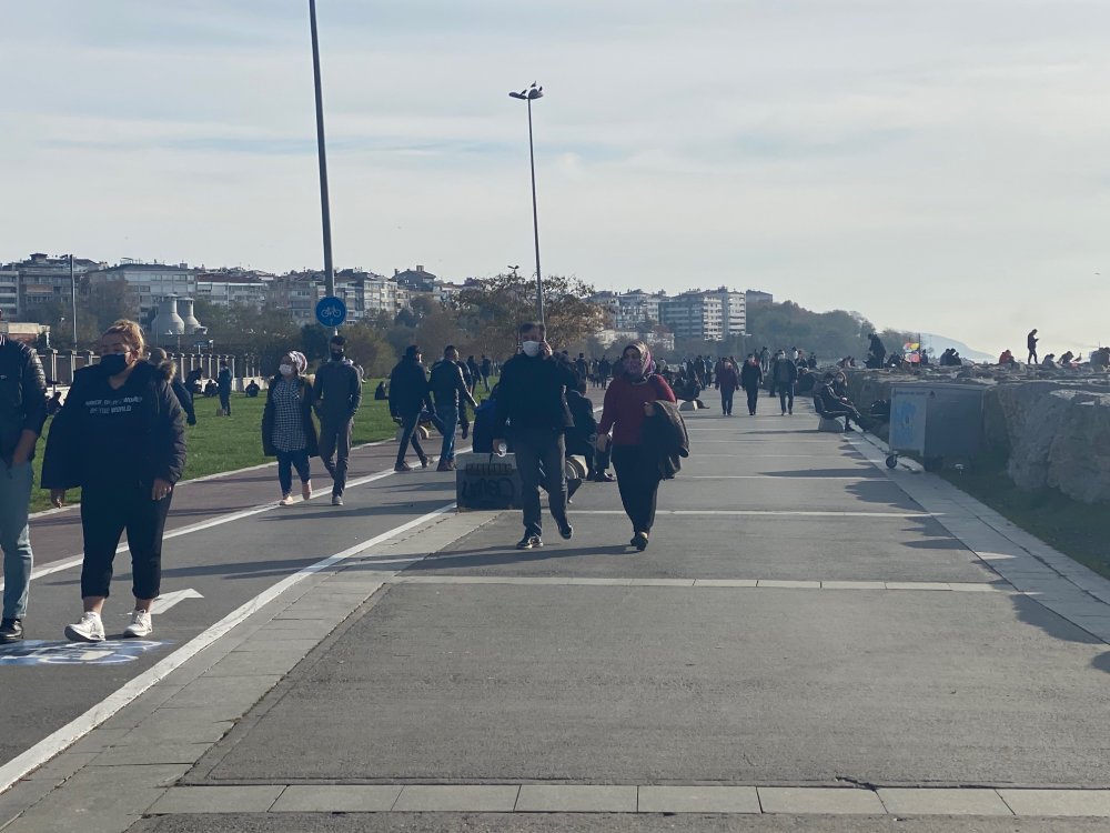 İstanbul'da kısıtlama bitti, sahillerde yoğunluk oluştu