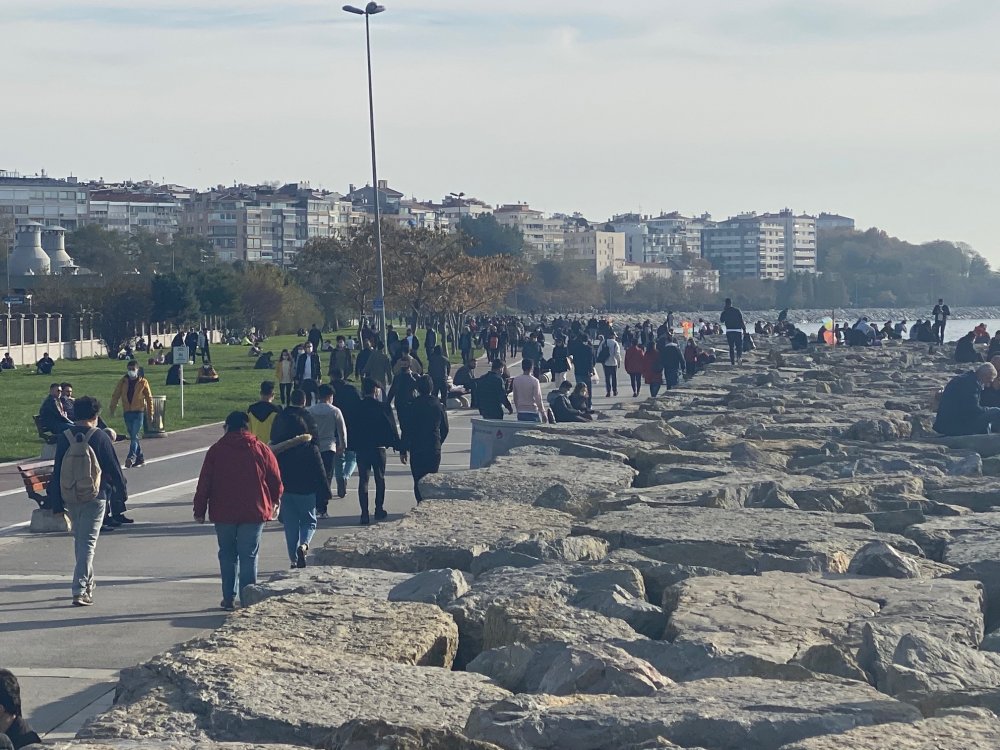 İstanbul'da kısıtlama bitti, sahillerde yoğunluk oluştu
