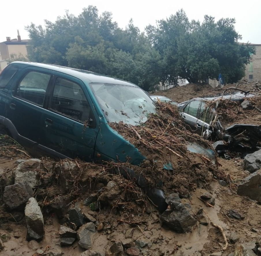 İtalya'nın Sardunya adasındaki sel felaketinde bilanço ağırlaşıyor