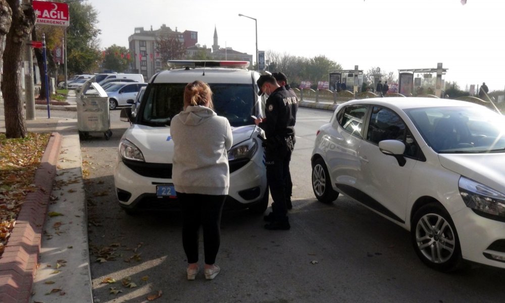 Koronavirüs karantinasını ihlal etti, trafik kontrolünde yakalandı