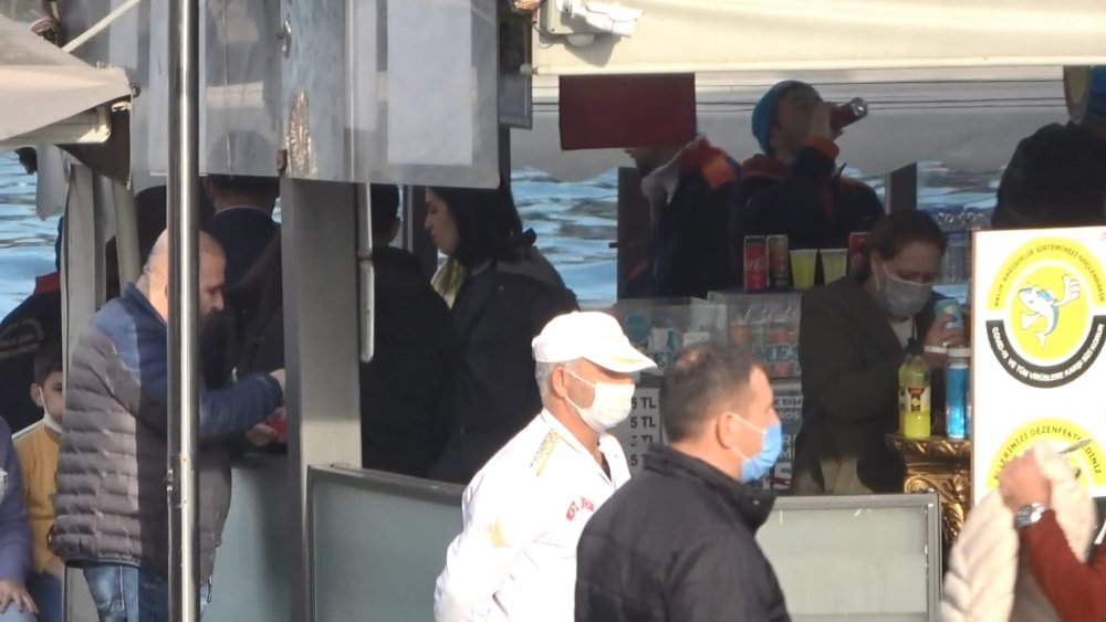 Olta balıkçılarından korkutan görüntüler... Yan yana, omuz omuza, neredeyse sırt sırta