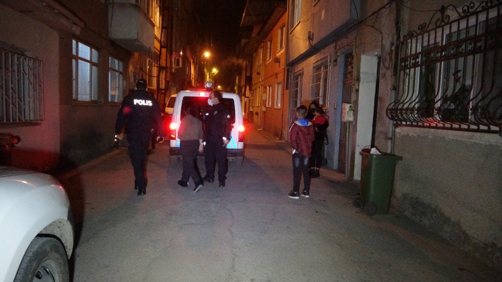 Otomobilini vermeyen ağabeyi ve yengesini bıçakladı