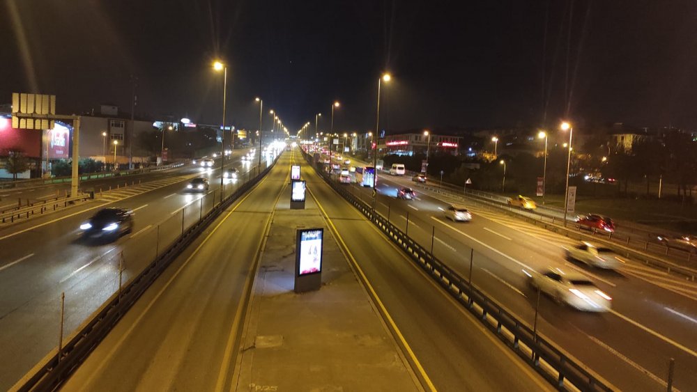 Sokağa çıkma kısıtlaması başladı, trafik yüzde 8'e kadar düştü
