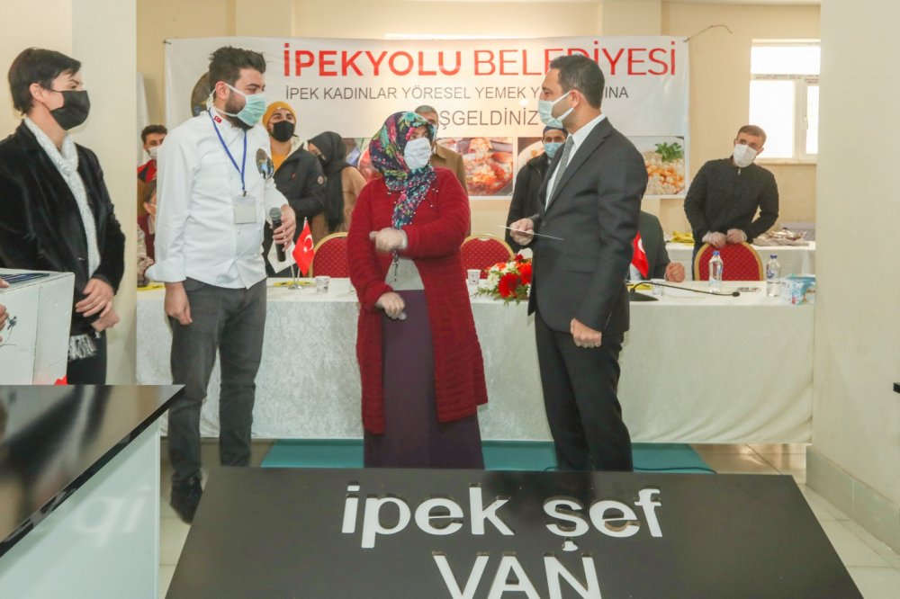 Van'da kadınlar, yöresel yemeklerde yarıştı