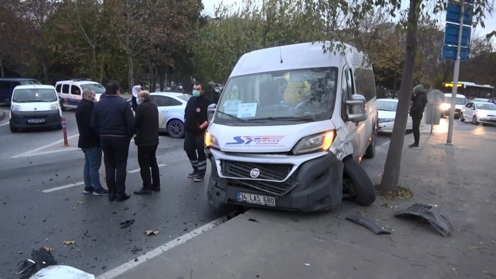 Beyoğlu'nda zincirleme kaza: 4 yaralı