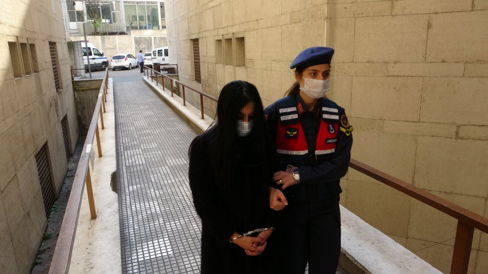 Bıçakla öldürdüğü arkadaşının cesedini 1 gün evinde saklayıp, ormanlık alanda yakmış