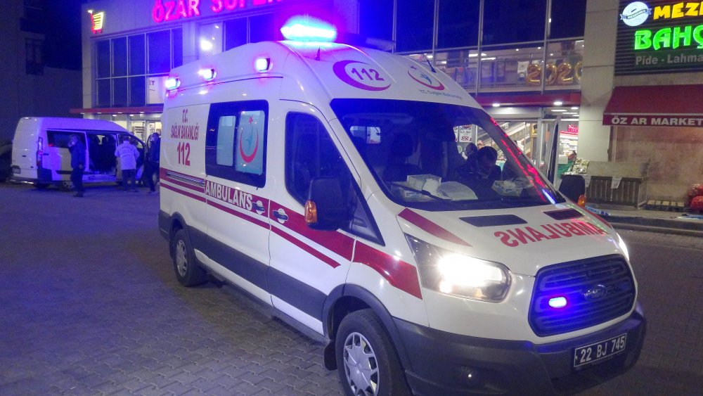 Boşanma aşamasındaki eşini çalıştığı markette av tüfeğiyle öldürdü