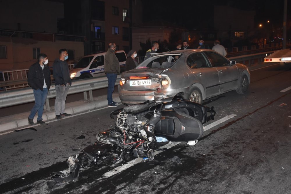 Otomobile çarpan motosikletli öldü