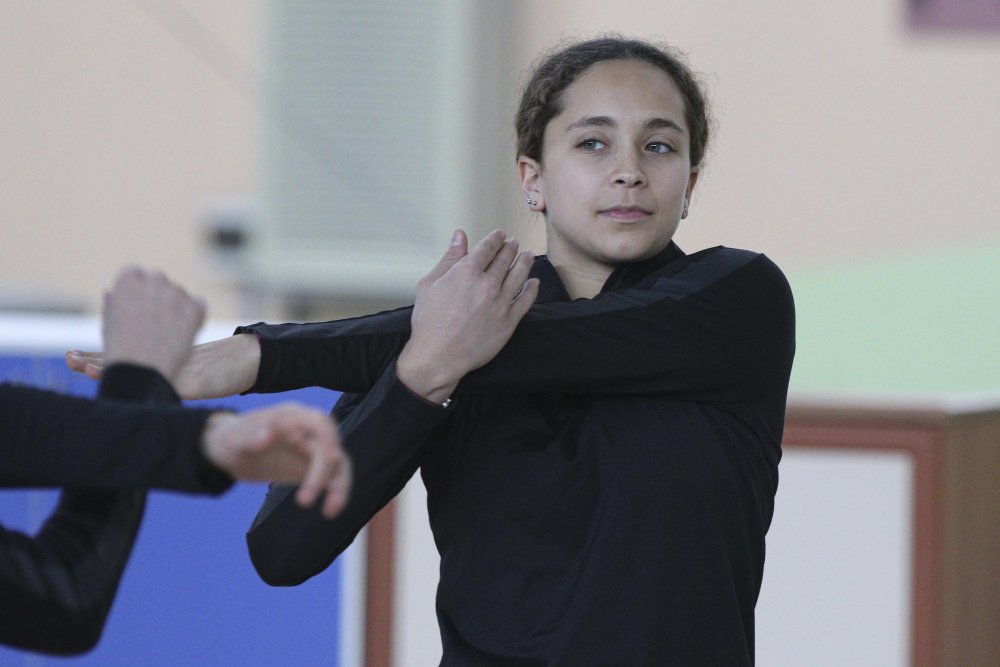 Şampiyon cimnastikçiler başarıya giden yolu DHA'ya anlattı