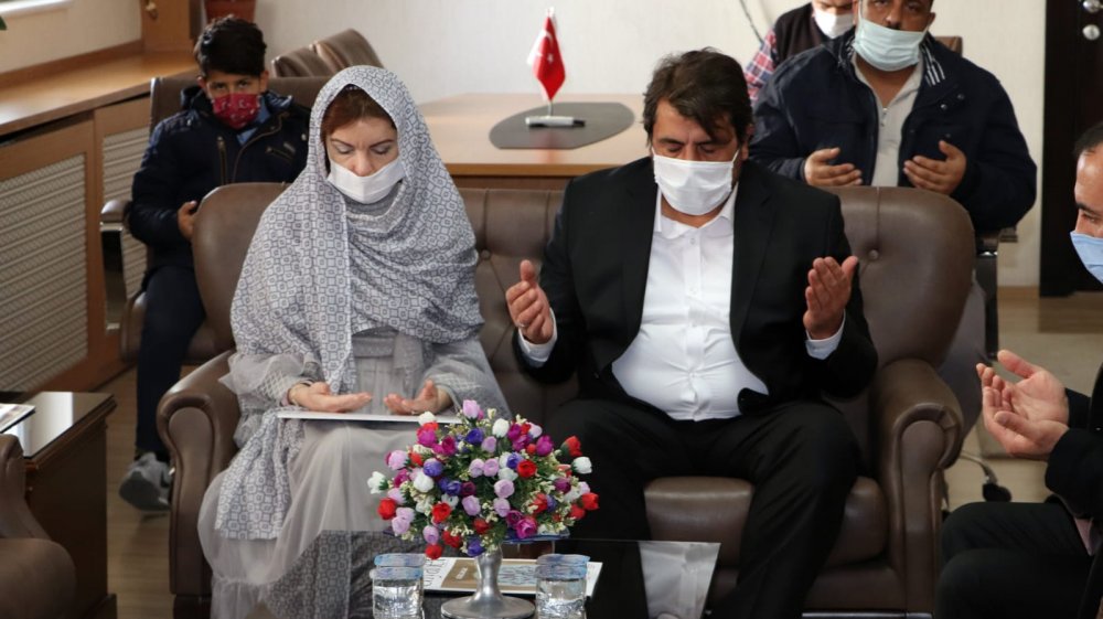 Türk'le evlenen Rus Evgeniya İslamiyet'i seçti, 'Nur Bahar' adını aldı