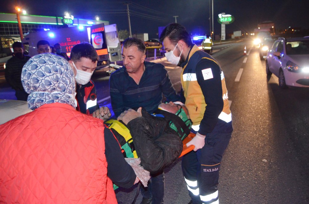 Aksaray'da iki otomobil çarpıştı: 3 yaralı