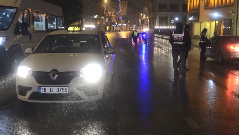 Dolmuş sürücüsü yüzünden yasağa takılan yolcuya 3 bin 150 TL ceza kesildi