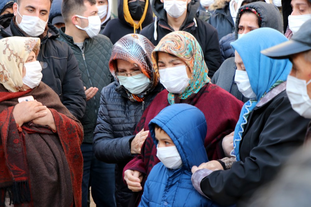 Eşinin öldürdüğü Nilay, gözyaşlarıyla son yolculuğuna uğurlandı