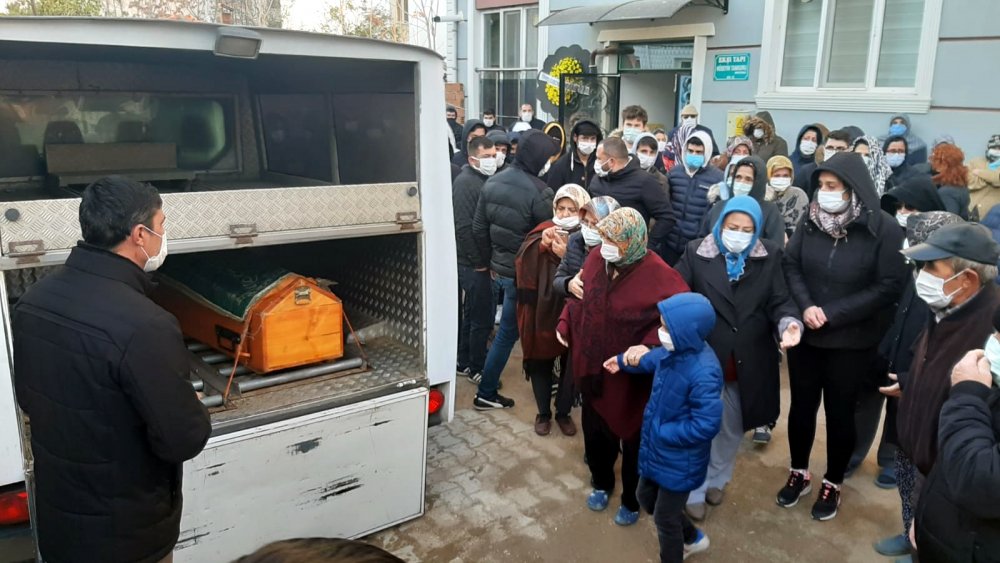 Eşinin öldürdüğü Nilay, gözyaşlarıyla son yolculuğuna uğurlandı