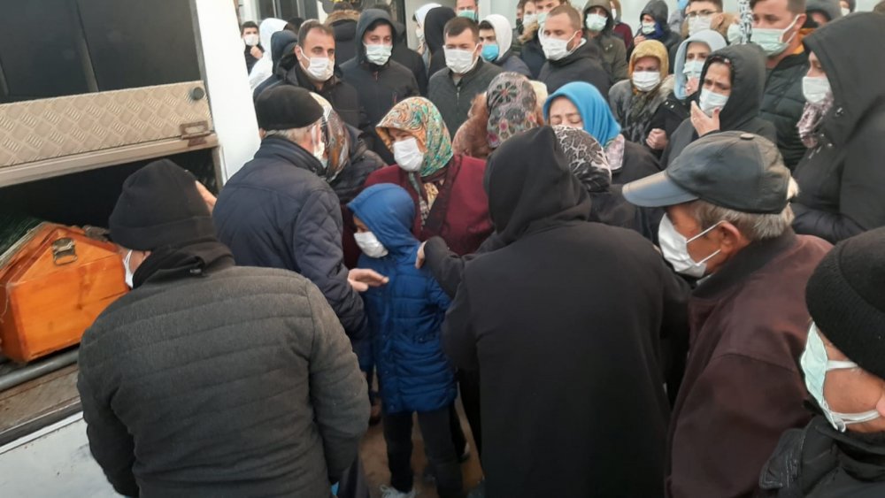 Eşinin öldürdüğü Nilay, gözyaşlarıyla son yolculuğuna uğurlandı