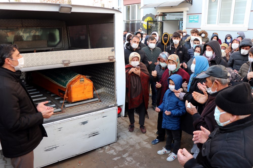 Eşinin öldürdüğü Nilay, gözyaşlarıyla son yolculuğuna uğurlandı