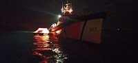 İzmir'de 37 kaçak göçmen kurtarıldı