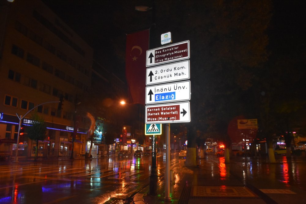 Malatya'da kısıtlamanın başlamasıyla sokaklar boş kaldı 