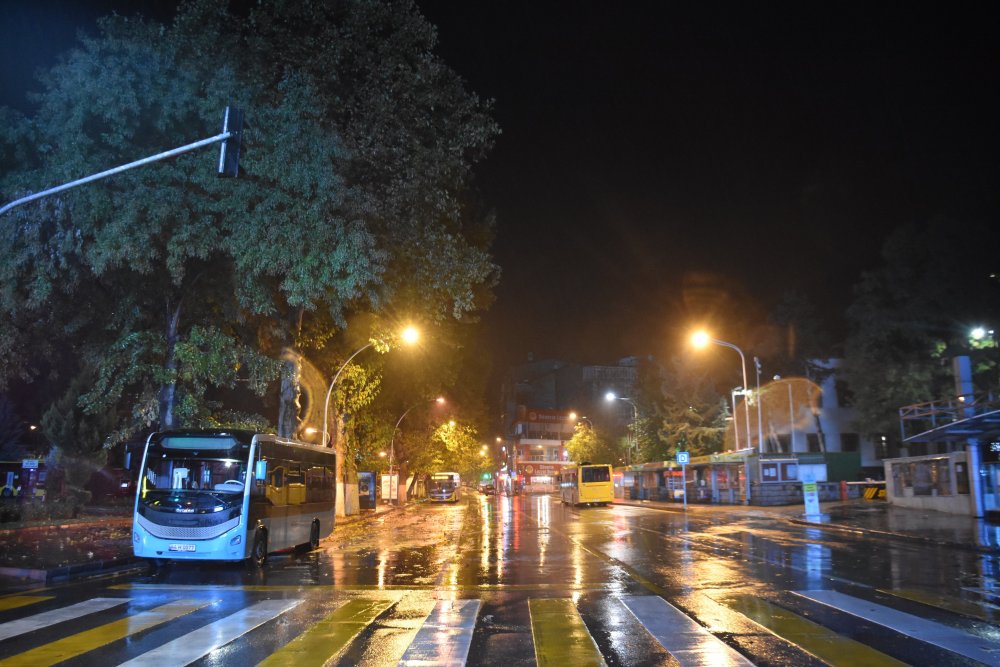 Malatya'da kısıtlamanın başlamasıyla sokaklar boş kaldı 