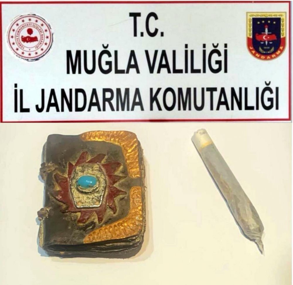 Muğla'da altın işlemeli bin yıllık Tevrat ele geçirildi