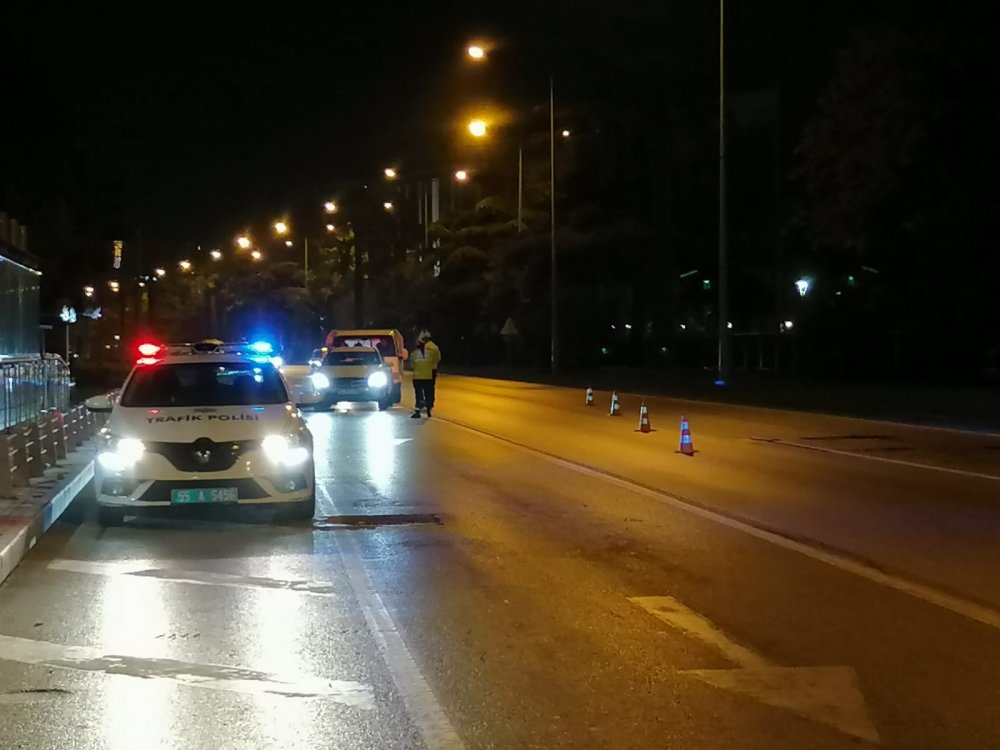 Samsun'da kısıtlamayı ihlal eden bazı vatandaşlar, polisle tartıştı