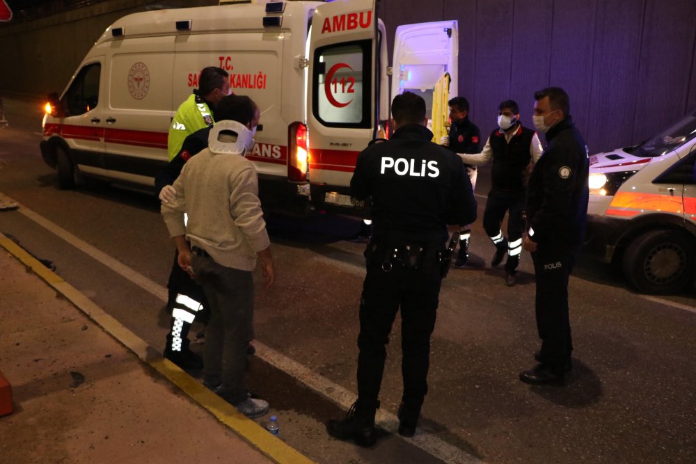 Boş yolda tünele düşen hafif ticari aracın sürücüsü ağır yaralandı