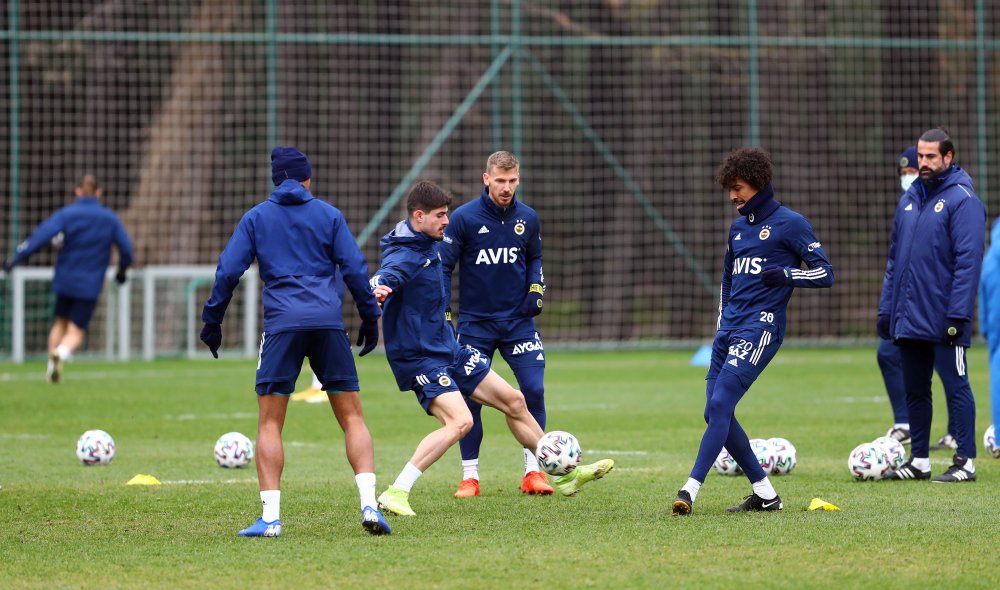 Fenerbahçe'de Tolga Ciğerci takımla çalışmalara başladı