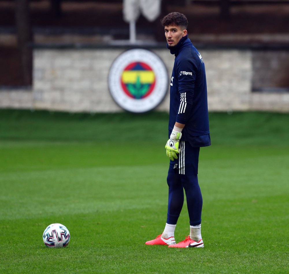 Fenerbahçe'de Tolga Ciğerci takımla çalışmalara başladı