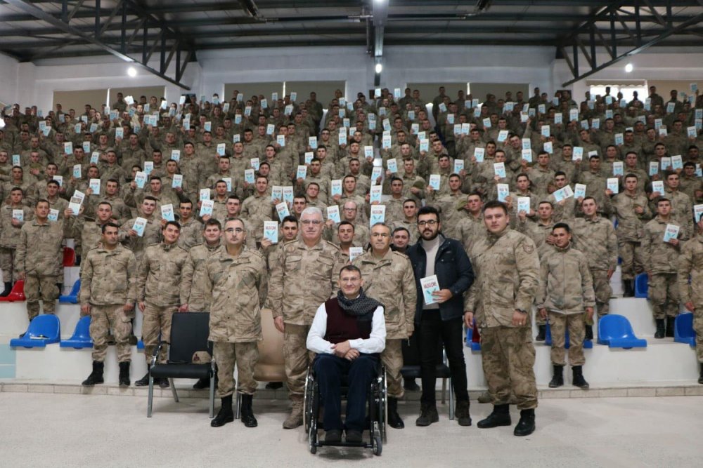 Gazi Jandarma Yüzbaşı Bahar azmiyle profesör oldu