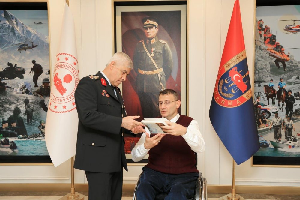 Gazi Jandarma Yüzbaşı Bahar azmiyle profesör oldu