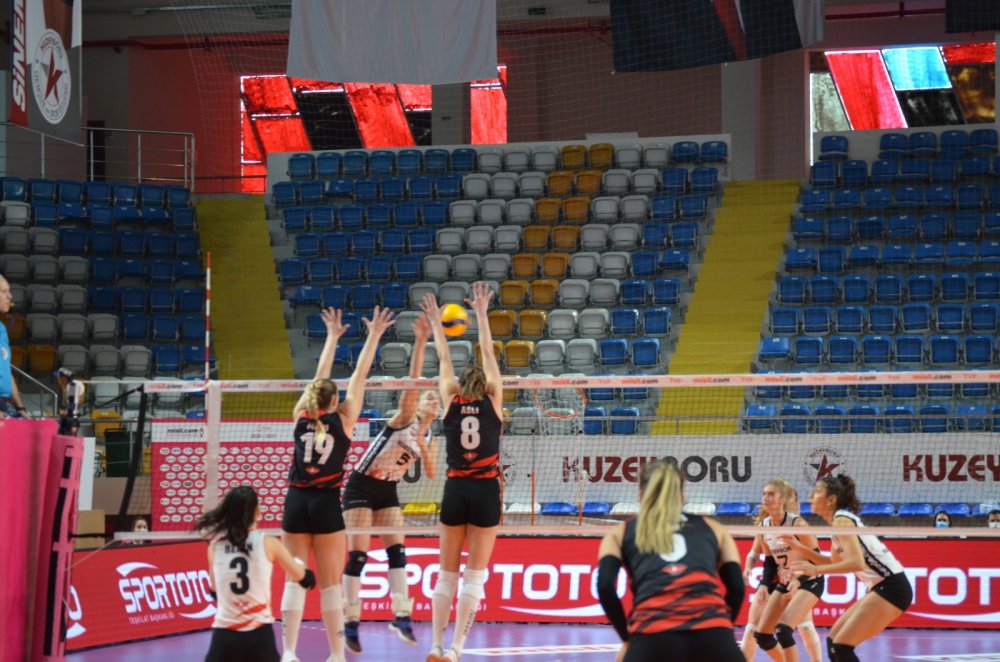 Kuzeyboru - Türk Hava Yolları: 2-3