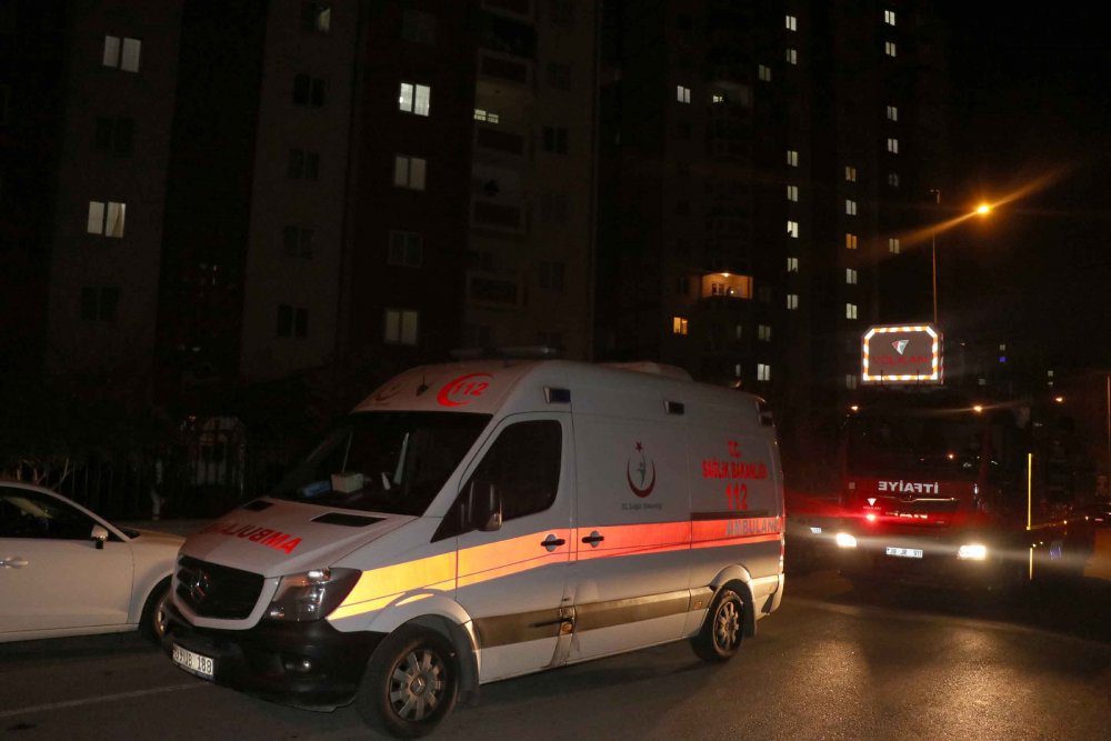 Uyuyakalan koronavirüs temaslısı kadın, ekipleri harekete geçirdi