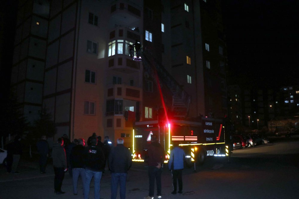Uyuyakalan koronavirüs temaslısı kadın, ekipleri harekete geçirdi