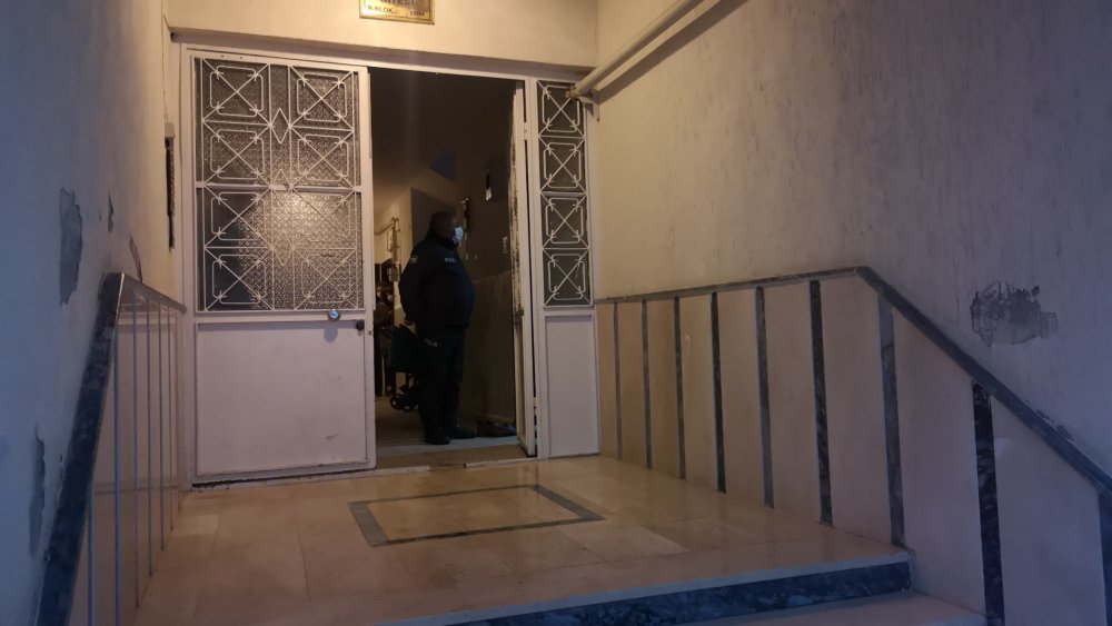 Yalnız yaşadığı evinde ölü bulundu
