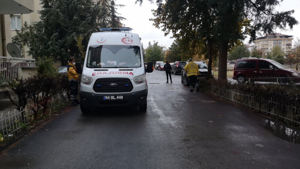 Yalnız yaşadığı evinde ölü bulundu