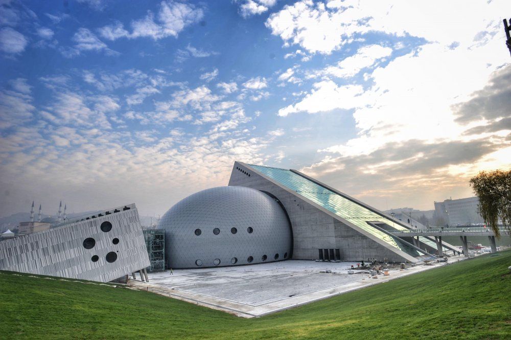 Bakan Ersoy, yeni CSO binasını medya temsilcilerine tanıttı