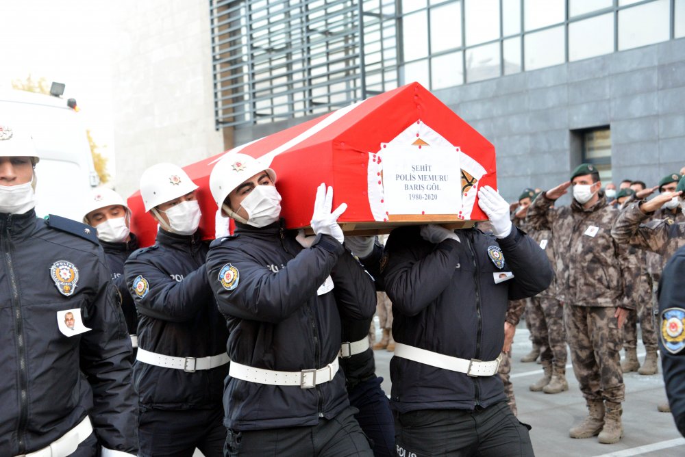 Cinayet şüphelisi, kendisini almaya gelen polislere ateş açtı: 1 şehit, 1 yaralı