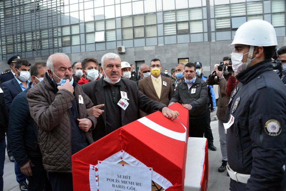 Cinayet şüphelisi, kendisini almaya gelen polislere ateş açtı: 1 şehit, 1 yaralı