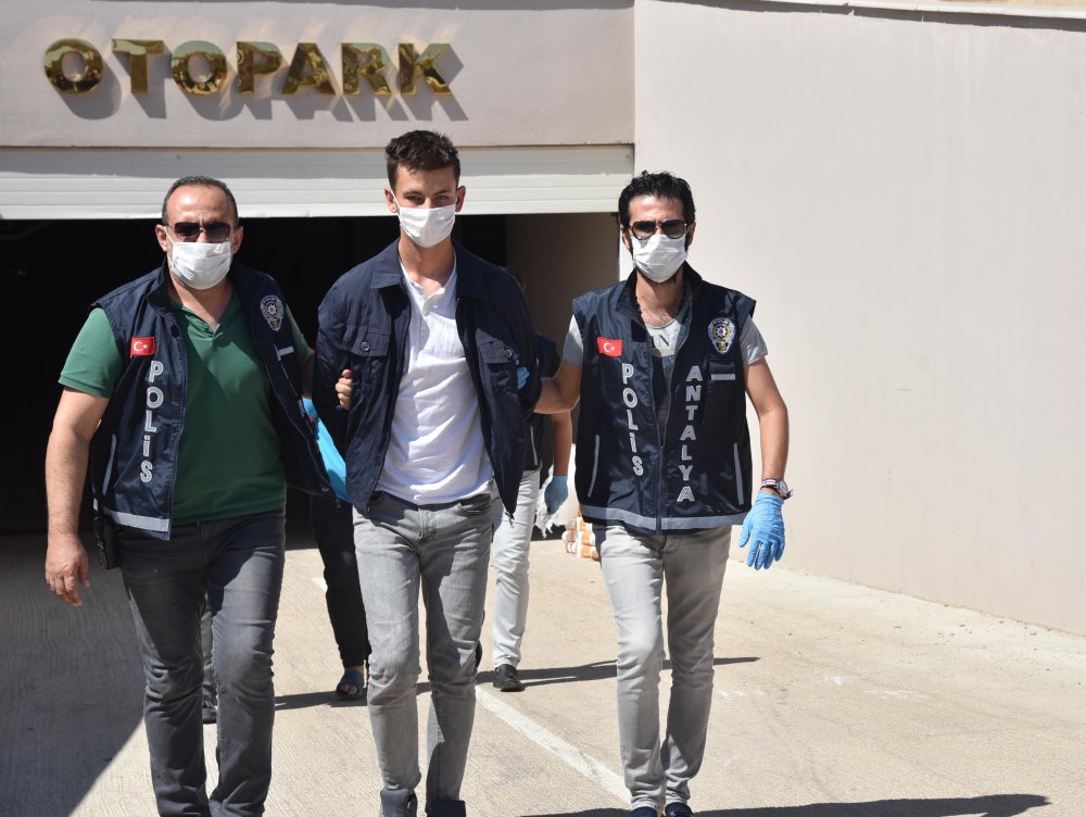 Emlak zengini Cezayirli iş insanının katil zanlısı: Vladimir boğazını iple sıktı, ben bıçakladım
