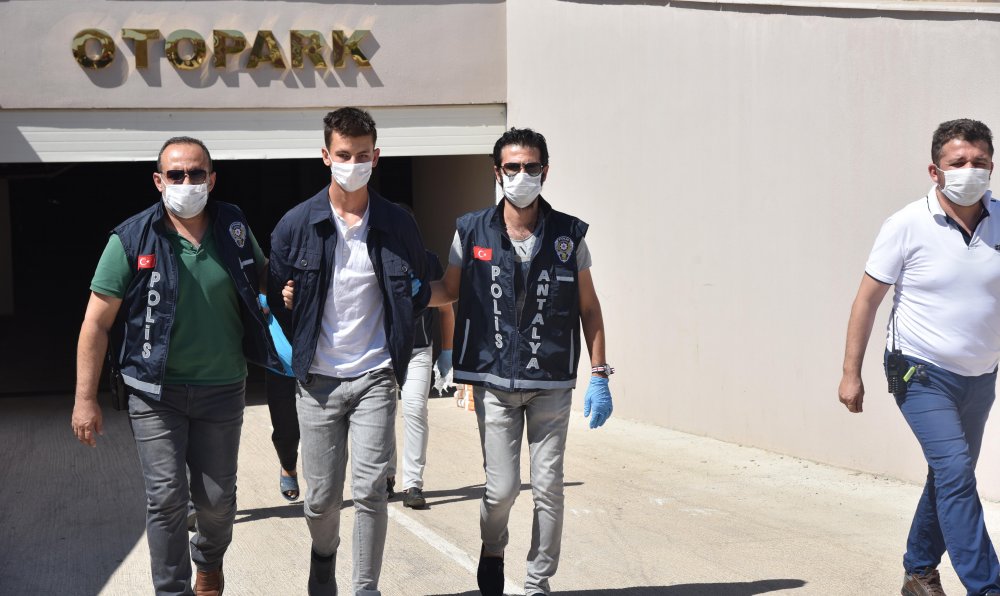 Emlak zengini Cezayirli iş insanının katil zanlısı: Vladimir boğazını iple sıktı, ben bıçakladım