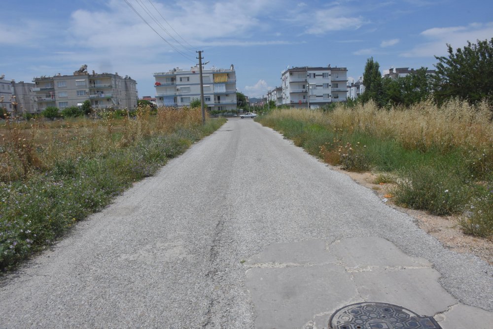 Eski eşini sokakta 30 yerinden bıçaklayan sanığa 15,5 yıl hapis