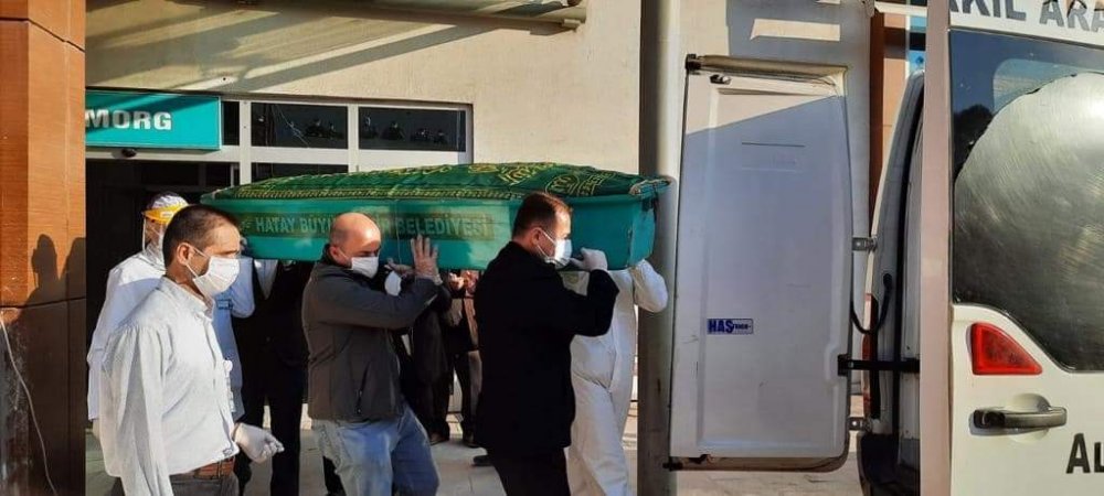 Hatay'da sağlık çalışanı koronavirüsten yaşamını yitirdi (2)